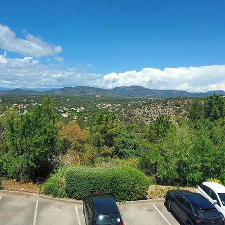 Spacious T4 With Sea And Esterel Views Saint-Raphaël
